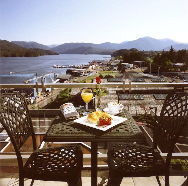 Crest Hotel Prince Rupert Buitenkant foto