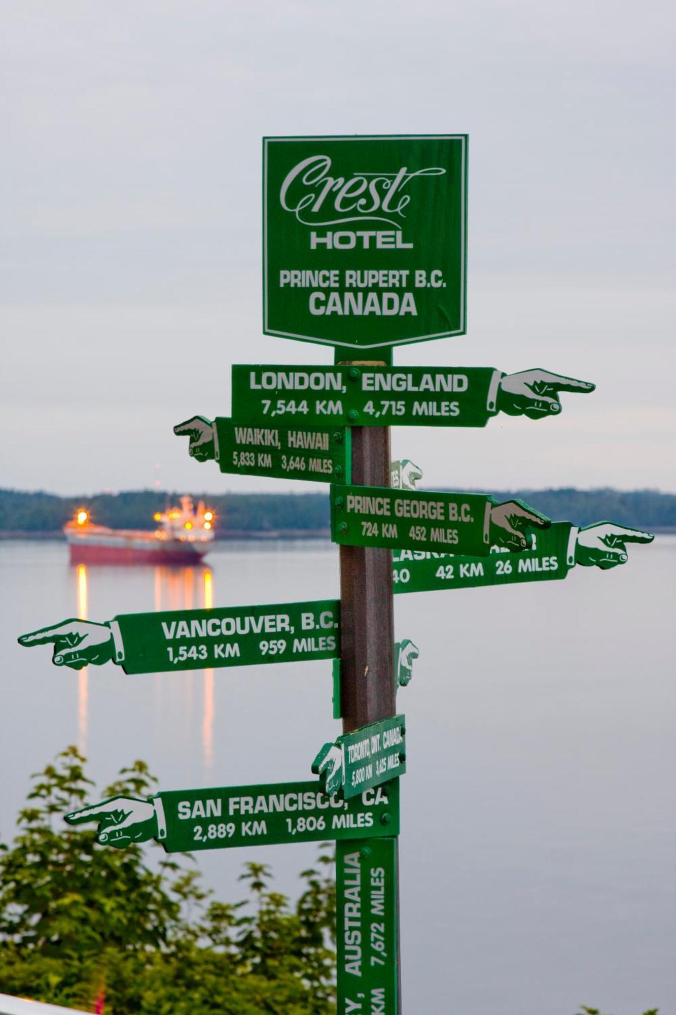Crest Hotel Prince Rupert Buitenkant foto