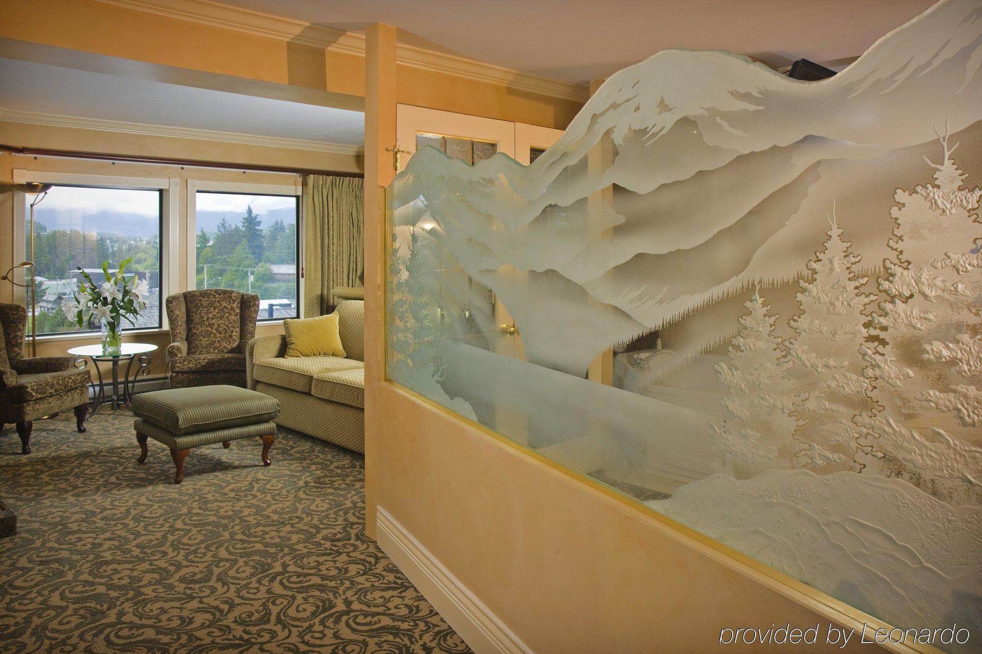 Crest Hotel Prince Rupert Buitenkant foto