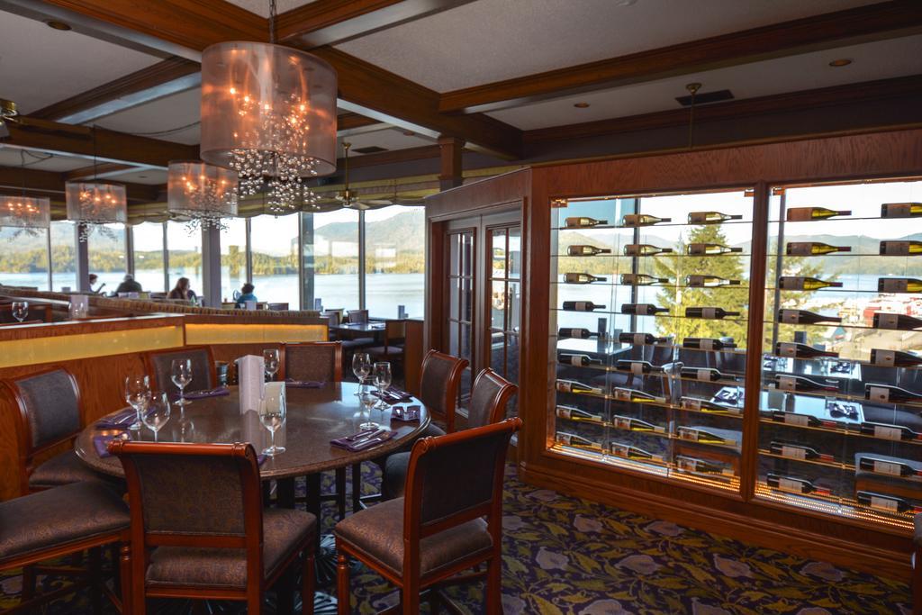 Crest Hotel Prince Rupert Buitenkant foto
