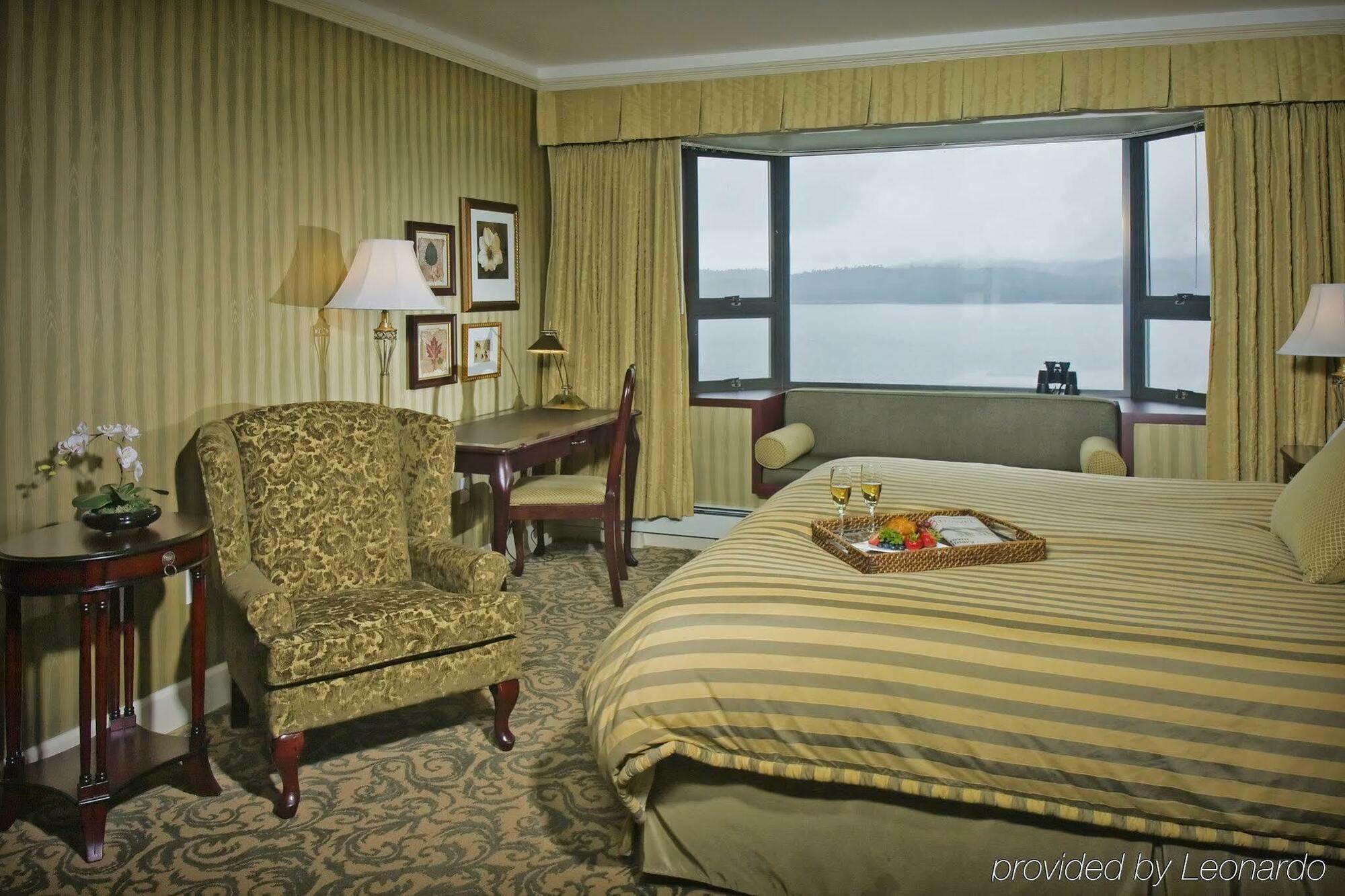 Crest Hotel Prince Rupert Buitenkant foto