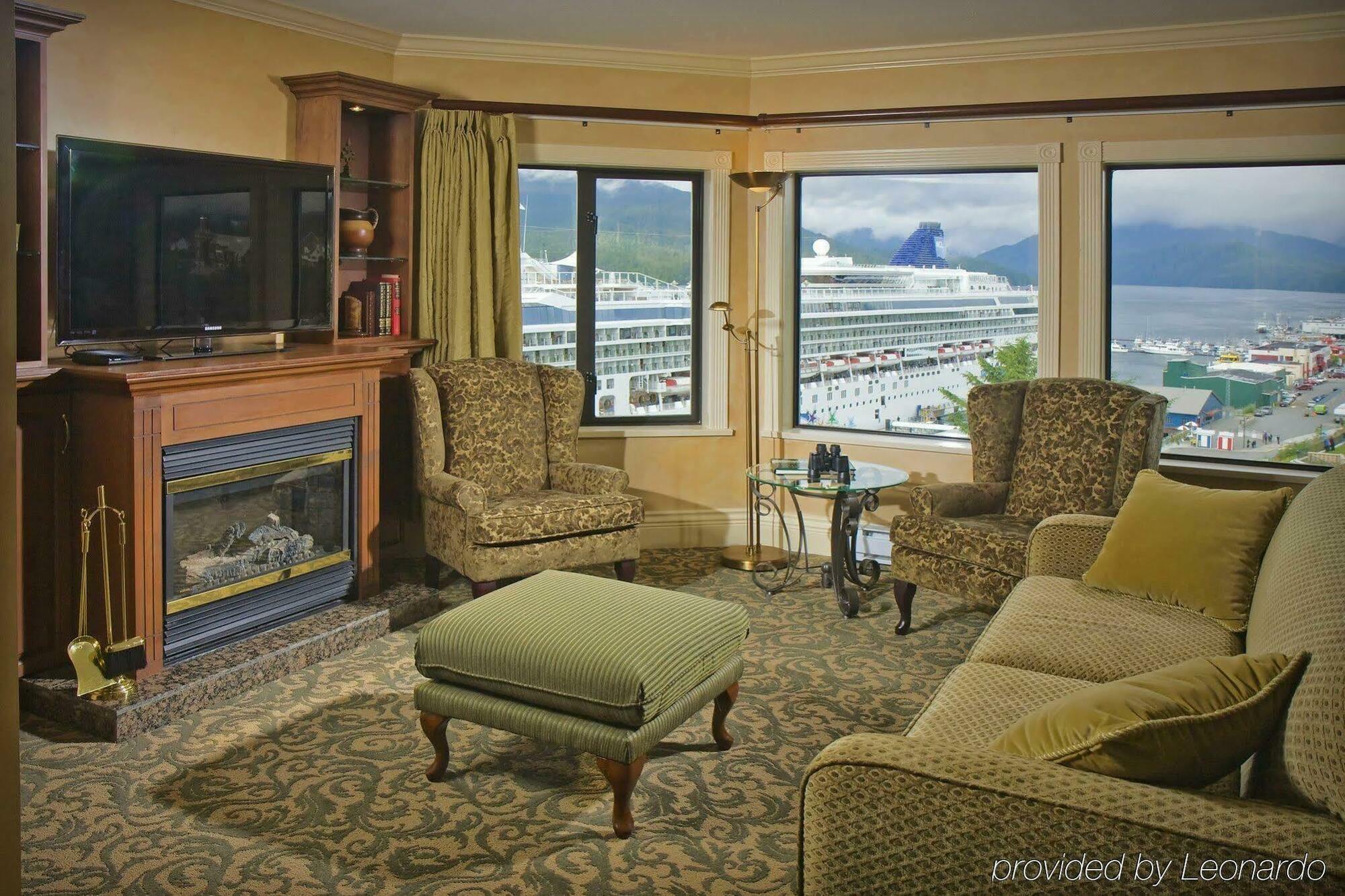 Crest Hotel Prince Rupert Buitenkant foto